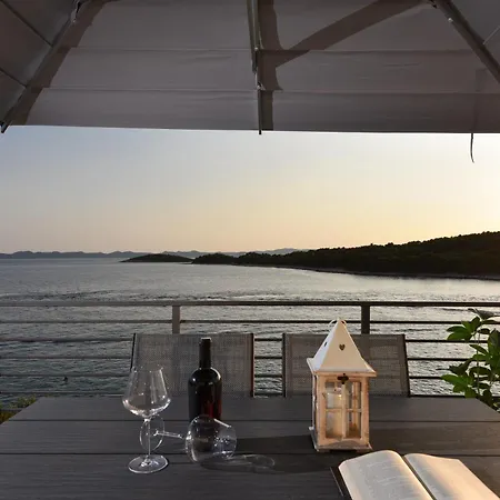 Apartment Mareta *